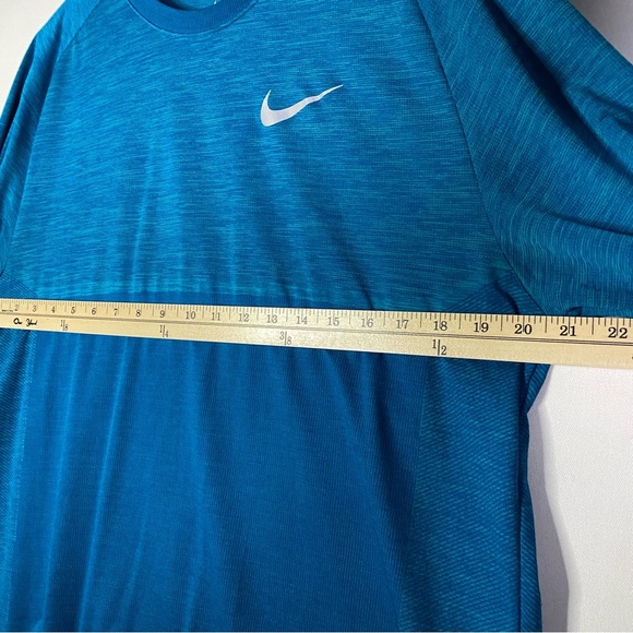 Nike Running Dri-Fit Medalist Long Sleeve Work out Shirt Large men teal blue - Picture 8 of 10
